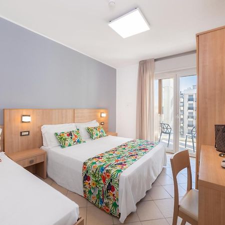 Hotel Amalfi - Smart Hotel Riccione Exteriör bild
