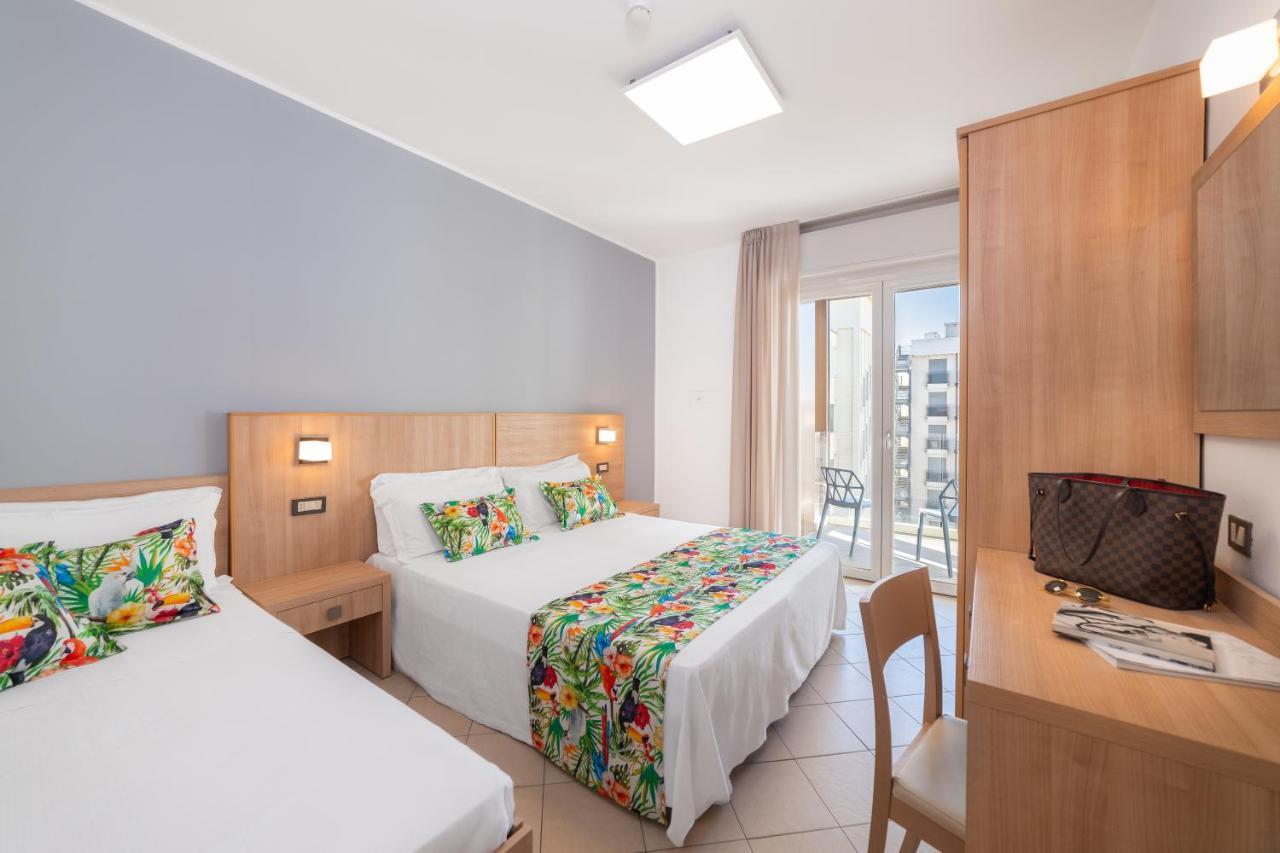 Hotel Amalfi - Smart Hotel Riccione Exteriör bild