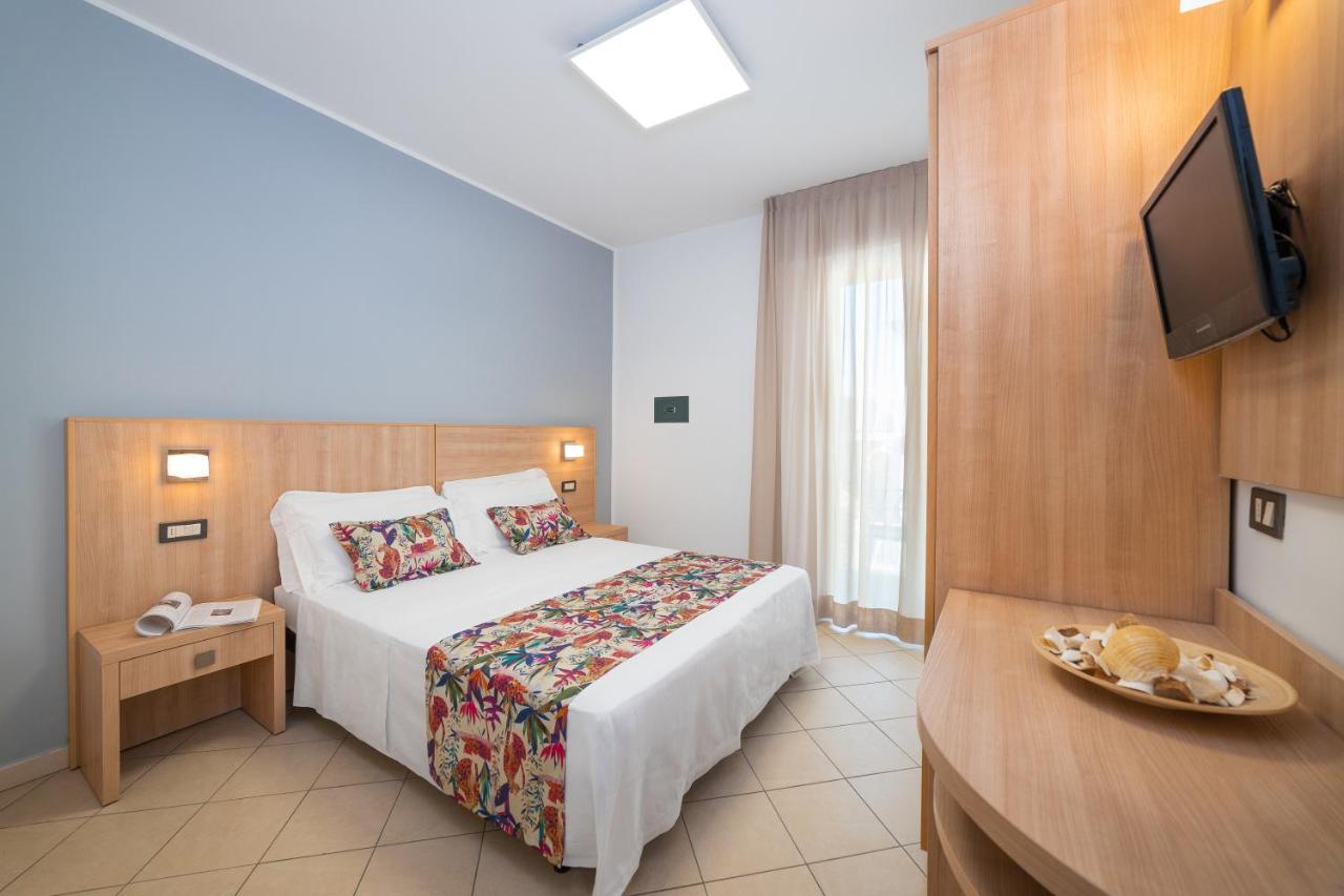 Hotel Amalfi - Smart Hotel Riccione Exteriör bild