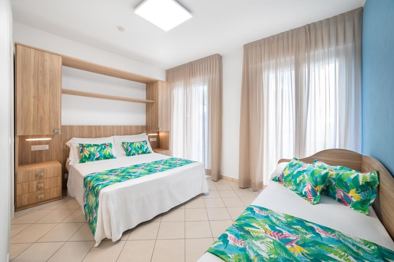 Hotel Amalfi - Smart Hotel Riccione Exteriör bild