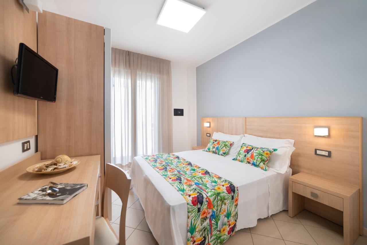 Hotel Amalfi - Smart Hotel Riccione Exteriör bild