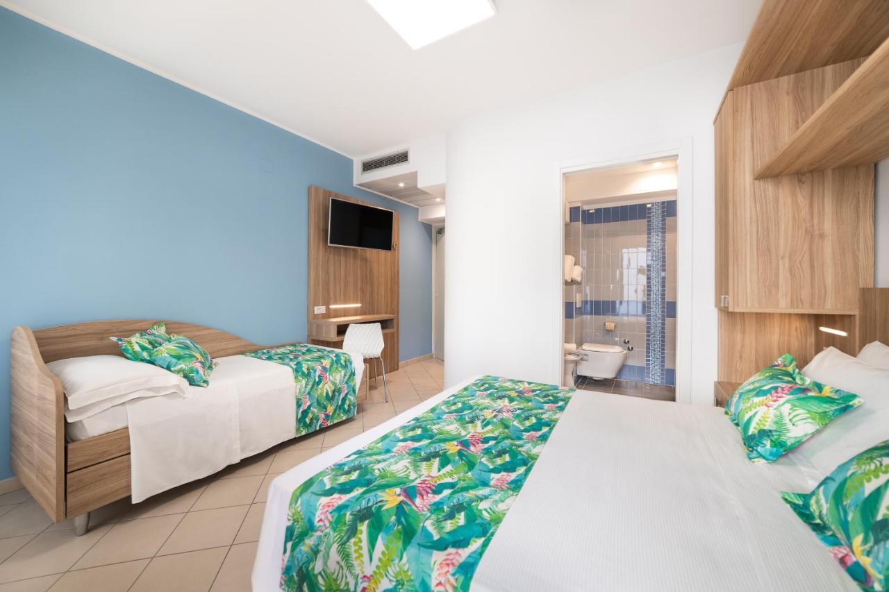Hotel Amalfi - Smart Hotel Riccione Exteriör bild