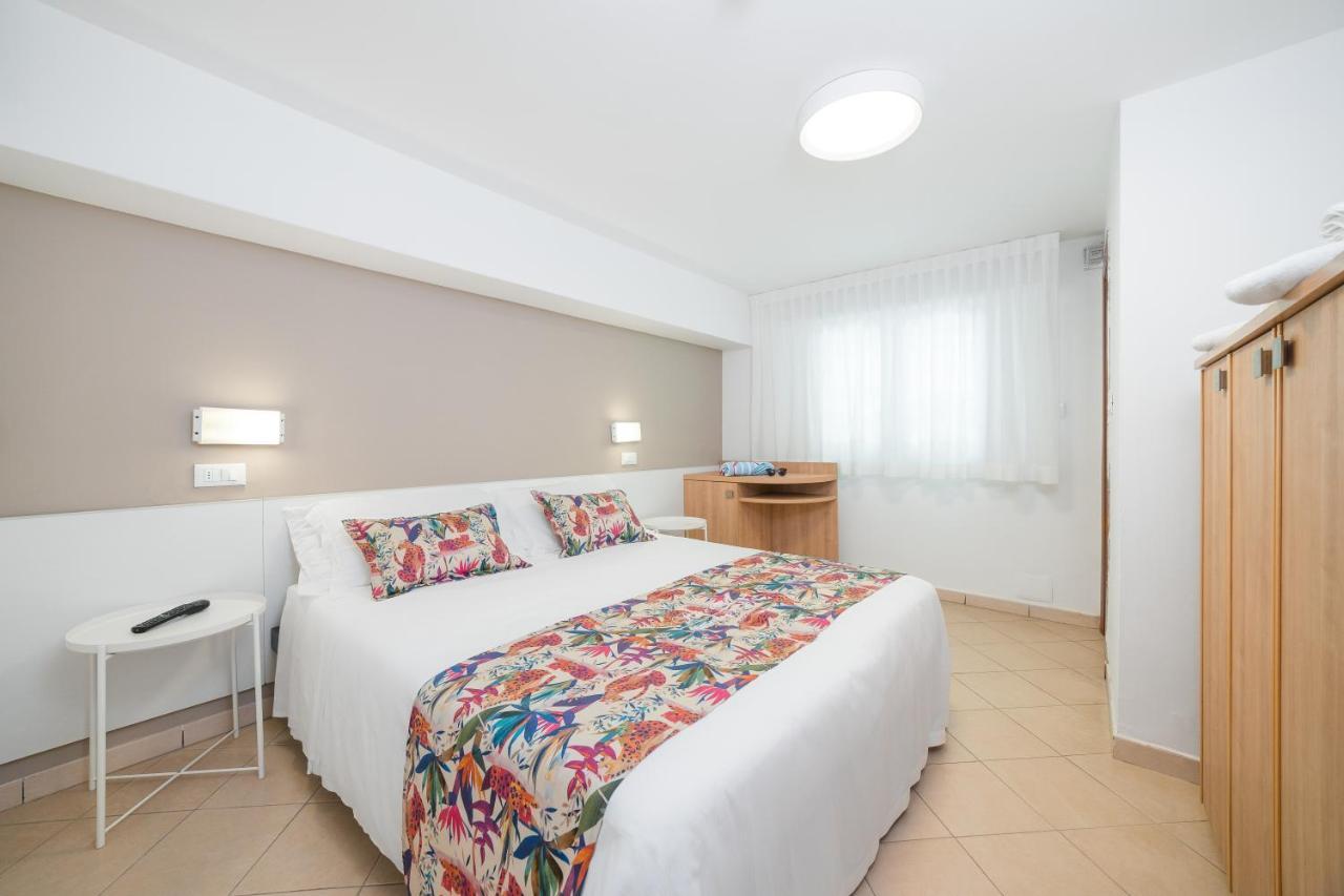 Hotel Amalfi - Smart Hotel Riccione Exteriör bild