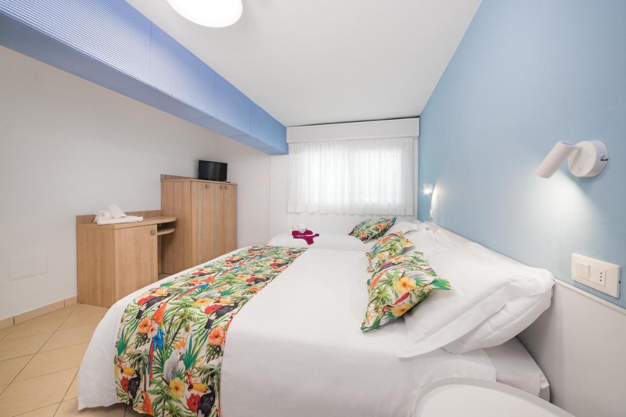 Hotel Amalfi - Smart Hotel Riccione Exteriör bild